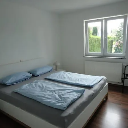 In Ruhiger Lage, 2 Zimmer, 64 Qm * ギュンツブルク