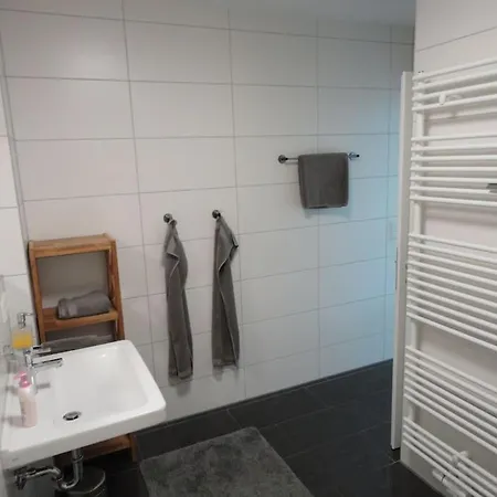 In Ruhiger Lage, 2 Zimmer, 64 Qm アパート *