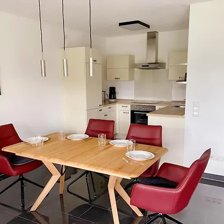 In Ruhiger Lage, 2 Zimmer, 64 Qm アパート