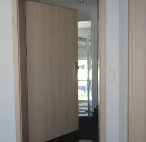 In Ruhiger Lage, 2 Zimmer, 64 Qm شقة غنزبرغ