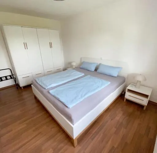 شقة In Ruhiger Lage, 2 Zimmer, 64 Qm غنزبرغ