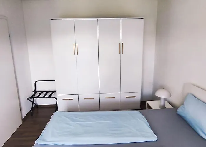 In Ruhiger Lage, 2 Zimmer, 64 Qm * غنزبرغ