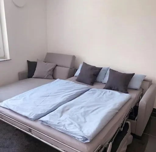 In Ruhiger Lage, 2 Zimmer, 64 Qm *