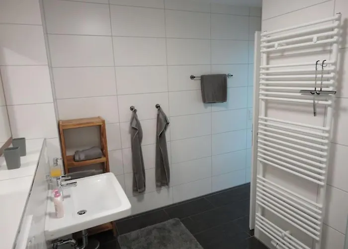 In Ruhiger Lage, 2 Zimmer, 64 Qm شقة *