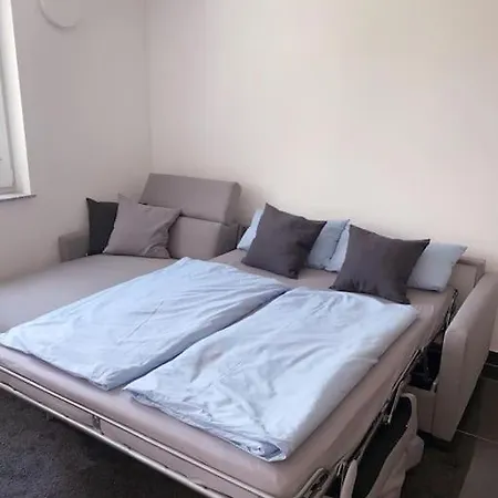 In Ruhiger Lage, 2 Zimmer, 64 Qm *